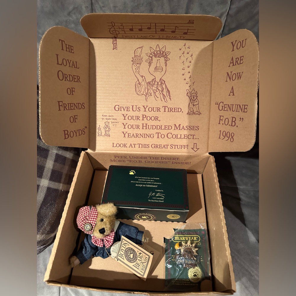 1998 The Loyal Order of Friends of Boyds Bear Kit